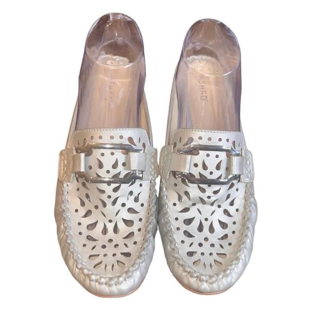 Women's Ashro Silver Mules Size 9M